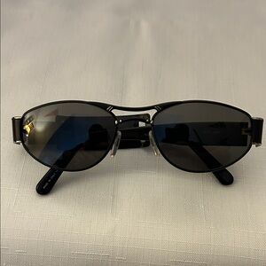 Vintage Notorio N127 Black Oval Sunglasses. New. 100% UV